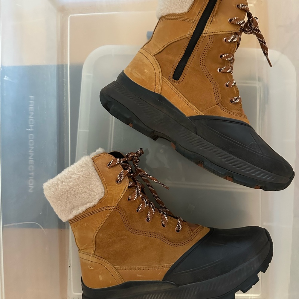 L.L. Bean storm chaser 6 lace up boots waterproof insulated leather snow ice